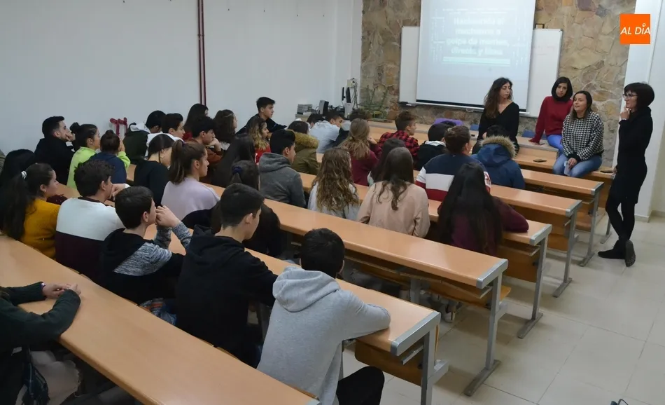 Foto 9 - Los IES reciben a las Almas Meraki para hackear al machismo en las redes  