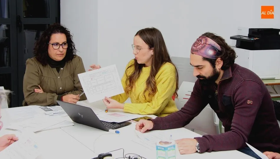 La concejala de Turismo, Victoria Rodríguez, explicaba las condiciones para acudir a Fitur / CORRAL