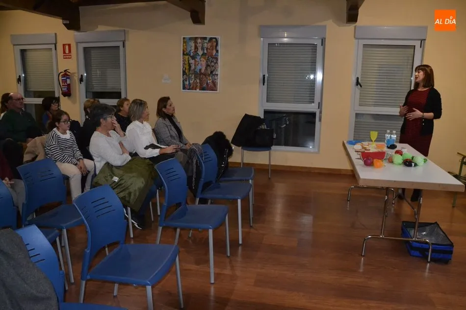 Foto 3 - Bego&ntilde;a Moro explica a los diab&eacute;ticos c&oacute;mo optimizar su alimentaci&oacute;n  