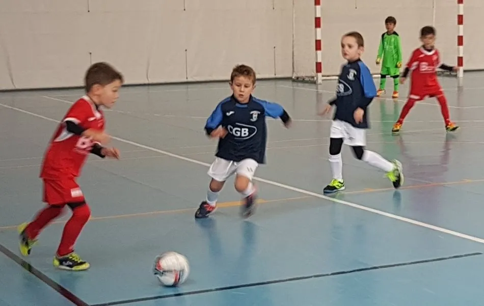 Foto 2 - El III Columnas debuta con victoria en la Liga Prebenjam&iacute;n de Asafusa  