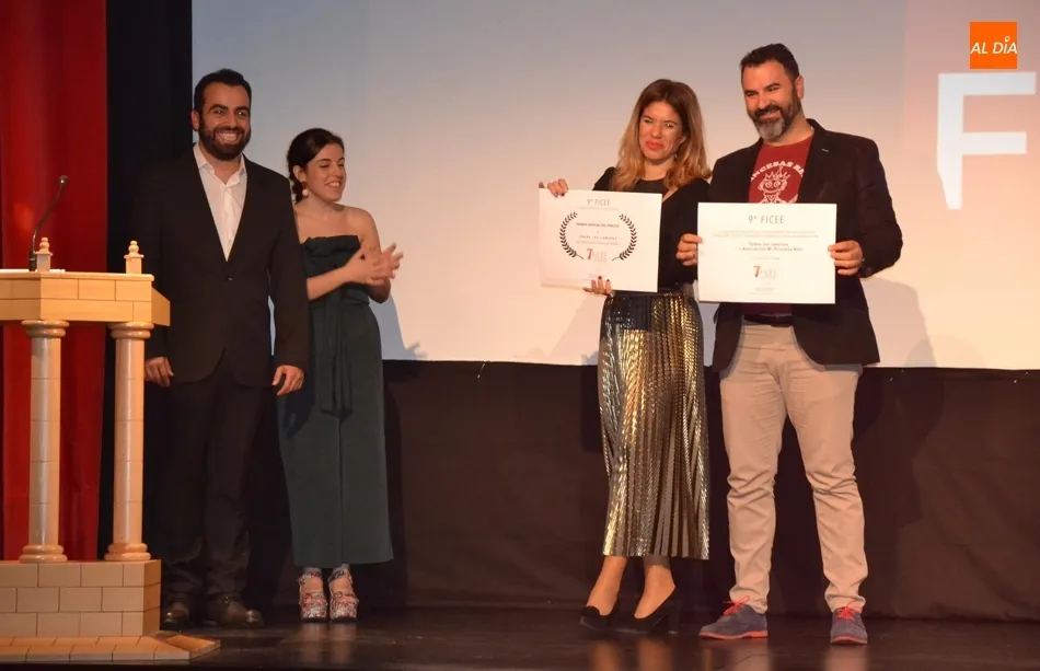 Foto 8 - &lsquo;Contemplaci&oacute;n&rsquo; y &lsquo;Todos los Caminos&rsquo; se coronan en la animada gala de clausura del FICEE...