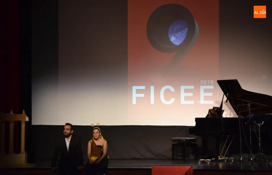 Foto 3 - &lsquo;Contemplaci&oacute;n&rsquo; y &lsquo;Todos los Caminos&rsquo; se coronan en la animada gala de clausura del FICEE...