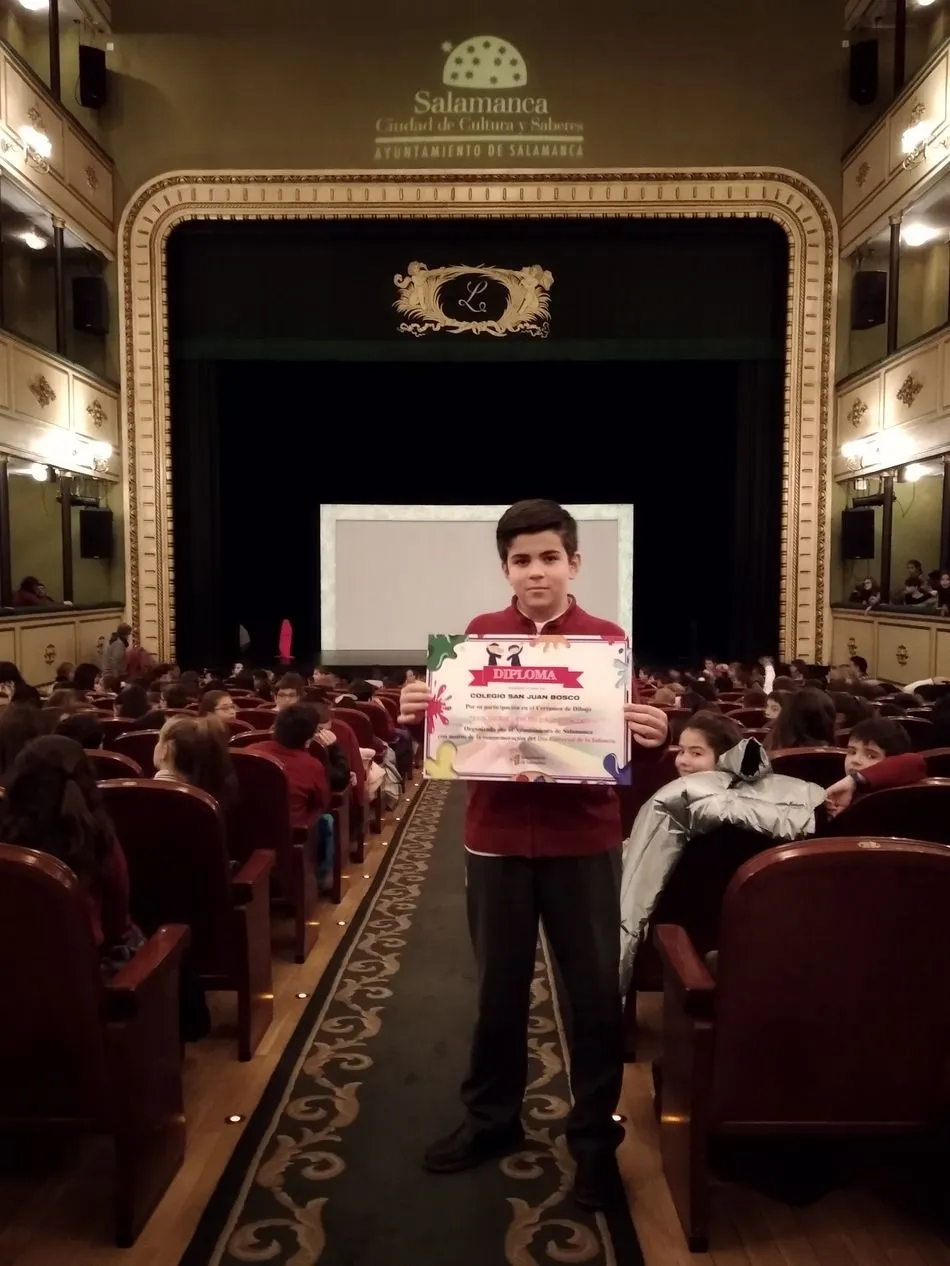 Foto 4 - Los alumnos del Colegio San Juan Bosco disfrutan en el Liceo de la obra &lsquo;Peregrinos&rsquo;