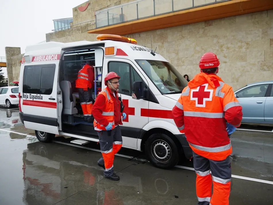 Foto 11 - Gran despliegue de efectivos en El Tormes para un simulacro de evacuaci&oacute;n