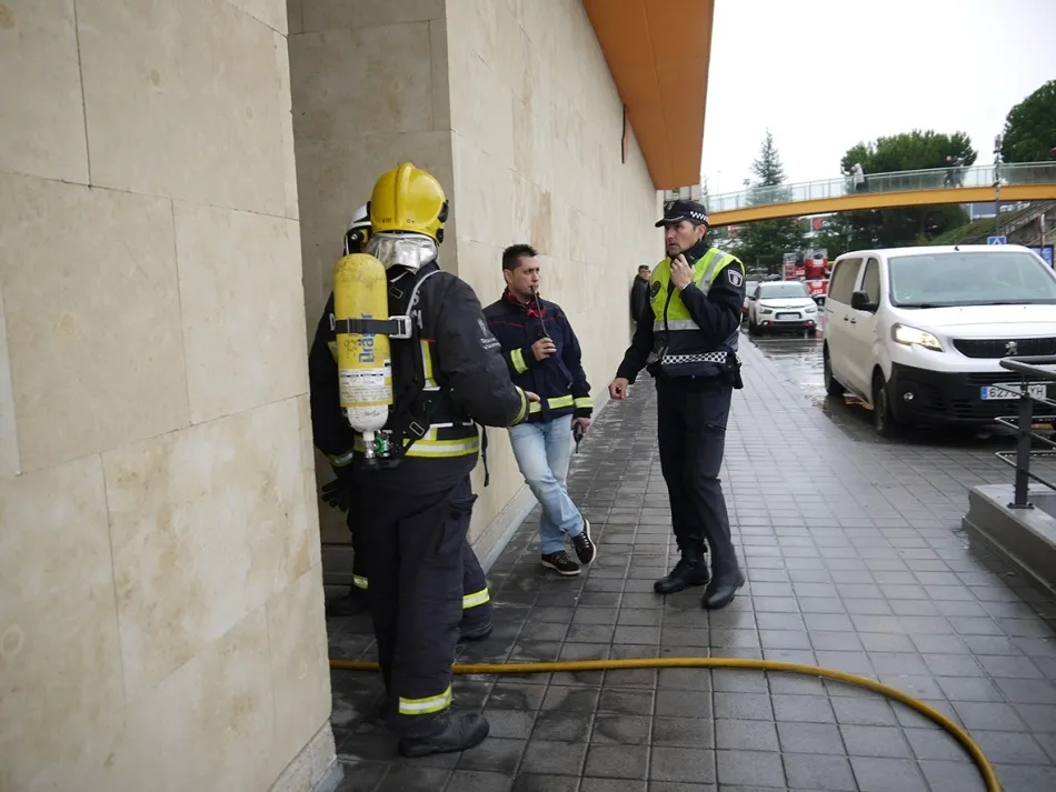 Foto 9 - Gran despliegue de efectivos en El Tormes para un simulacro de evacuaci&oacute;n
