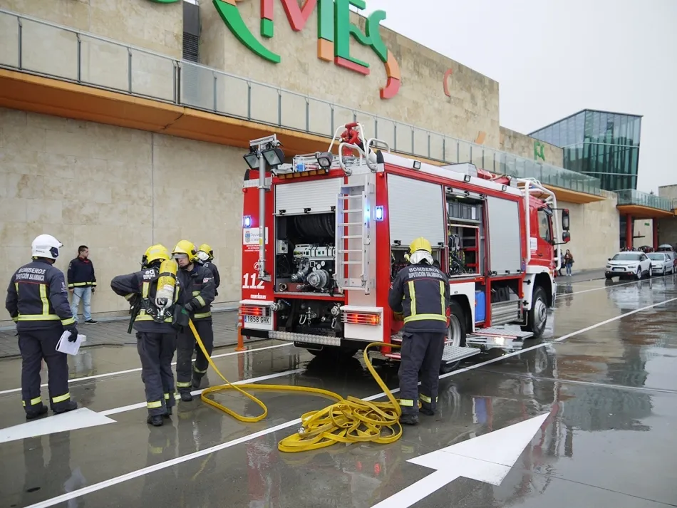 Foto 8 - Gran despliegue de efectivos en El Tormes para un simulacro de evacuaci&oacute;n