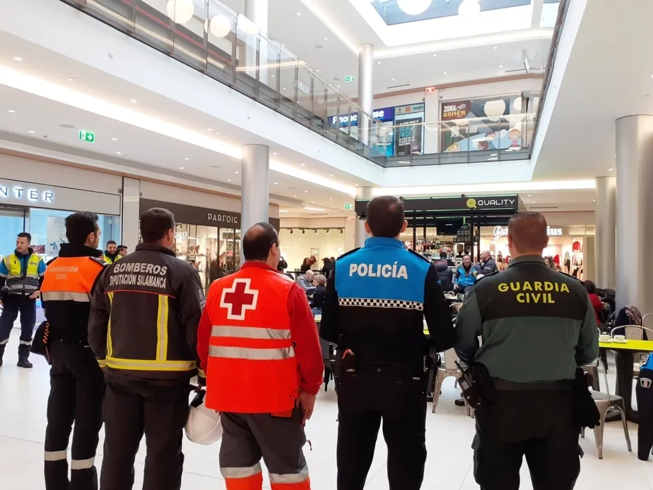 Foto 7 - Gran despliegue de efectivos en El Tormes para un simulacro de evacuaci&oacute;n