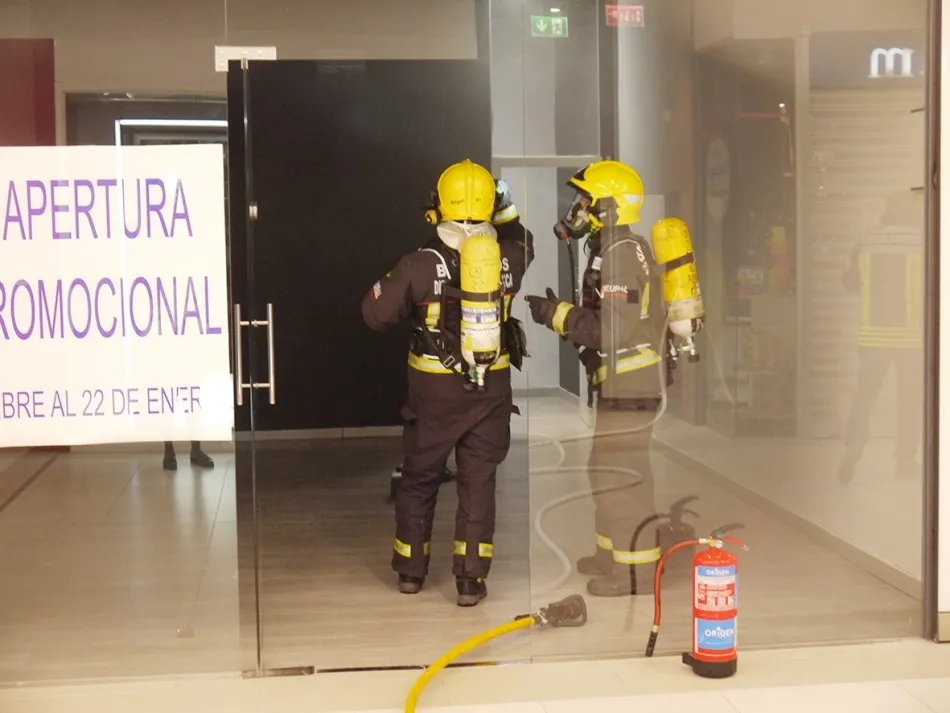 Foto 6 - Gran despliegue de efectivos en El Tormes para un simulacro de evacuaci&oacute;n