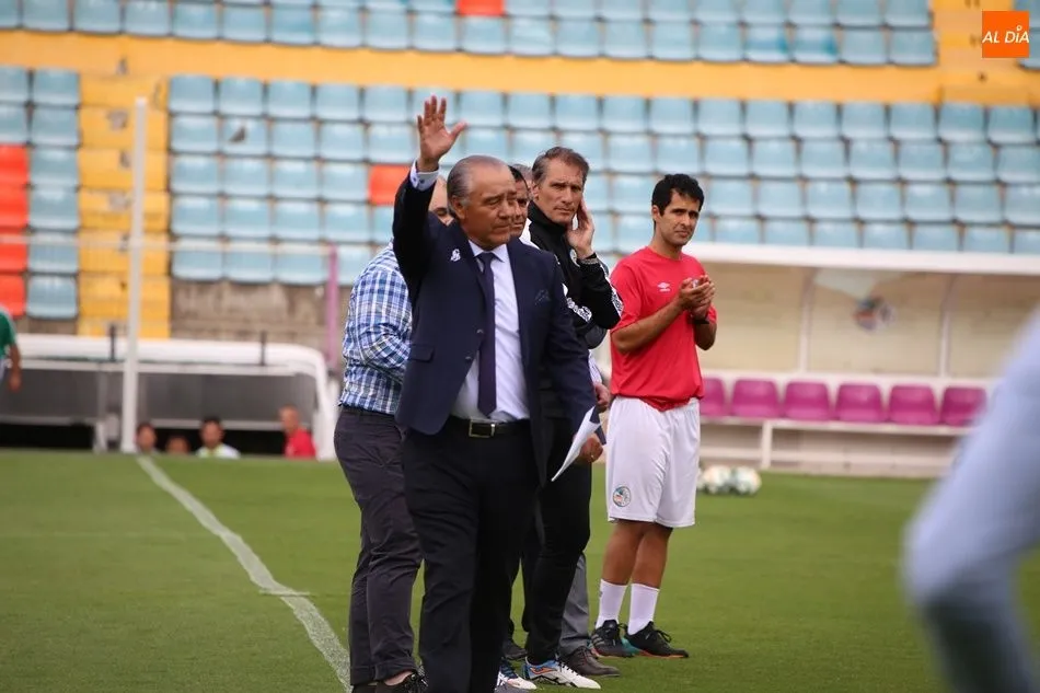 Trejo, junto a la ID, en la presentación