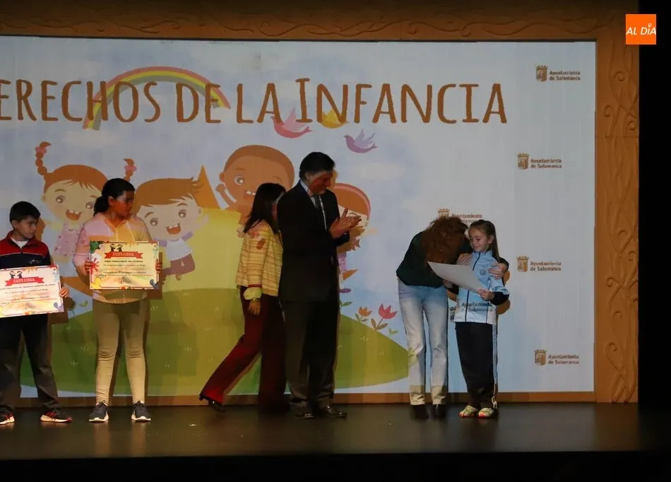 Foto 3 - M&aacute;s de 1.000 escolares celebran con sus dibujos el D&iacute;a de los Derechos de la Infancia