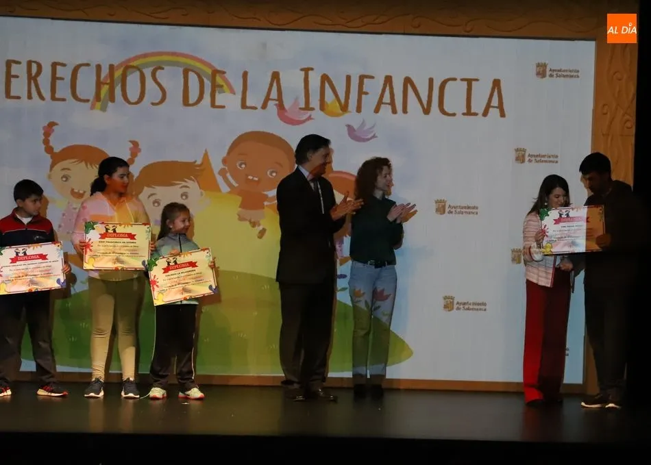 Foto 2 - M&aacute;s de 1.000 escolares celebran con sus dibujos el D&iacute;a de los Derechos de la Infancia