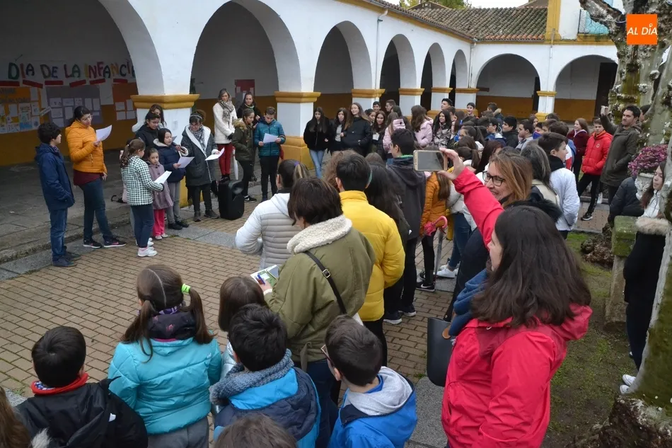 Foto 11 - Los escolares mirobrigenses se unen a C&aacute;ritas para celebrar el D&iacute;a Universal de la Infancia  