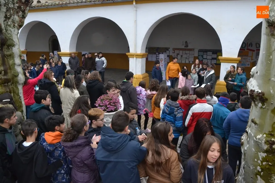 Foto 8 - Los escolares mirobrigenses se unen a C&aacute;ritas para celebrar el D&iacute;a Universal de la Infancia  