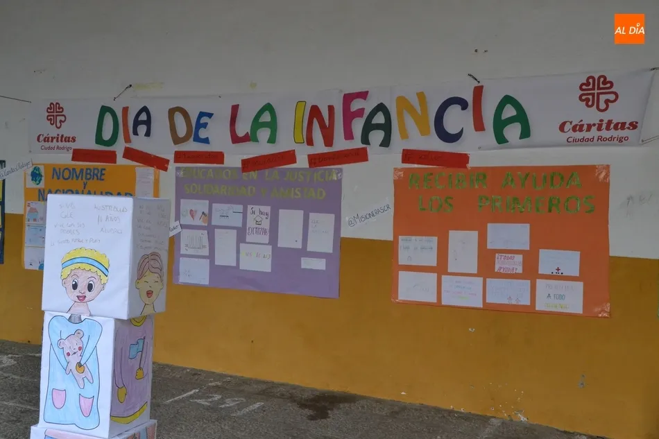 Foto 2 - Los escolares mirobrigenses se unen a C&aacute;ritas para celebrar el D&iacute;a Universal de la Infancia  