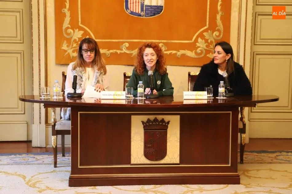Foto 3 - La asociaci&oacute;n CEMIN lleva a cabo la lectura anual de su manifiesto en el Ayuntamiento con motivo...