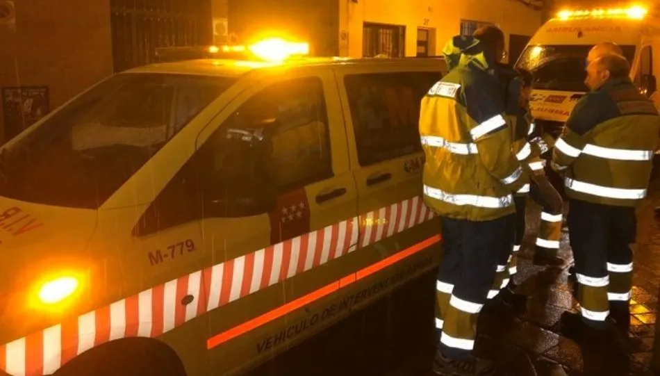 A su llegada al lugar, los agentes de Seguridad Ciudadana de la Policía Nacional encontraron en el interior de la casa a la mujer fallecida y a su nieto