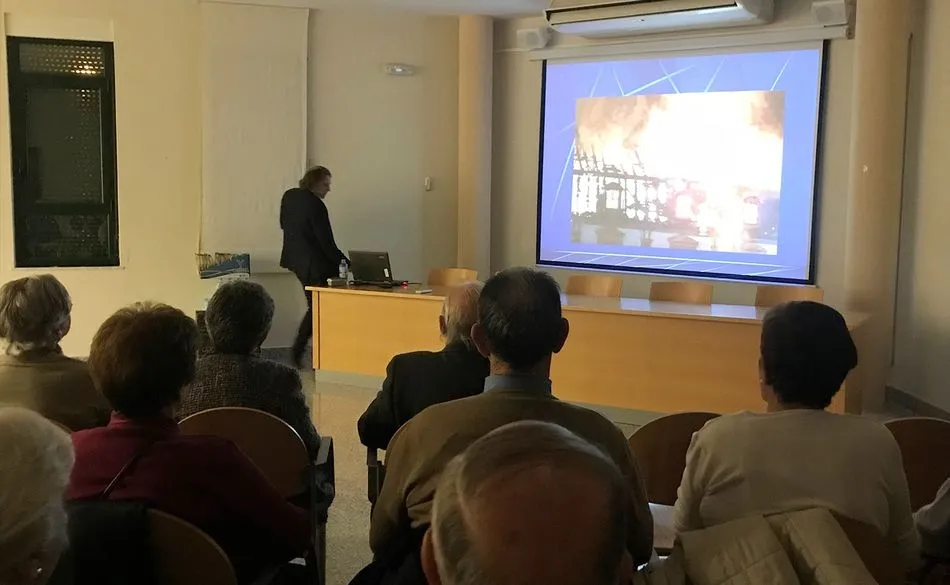 Foto 2 - El doctor Jos&eacute; Luis Santos ofrece una charla en Carbajosa sobre factores de riesgo cardiovascular  