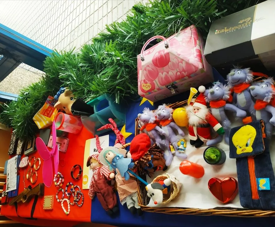 Foto 3 - La Escuela Oficial de Idiomas abre las puertas el lunes de su Mercadillo Solidario Europeo