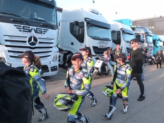 Foto 2 - El salmantino Sergio Verdugo, a lo &lsquo;Moto GP&rsquo; en el circuito de Cheste