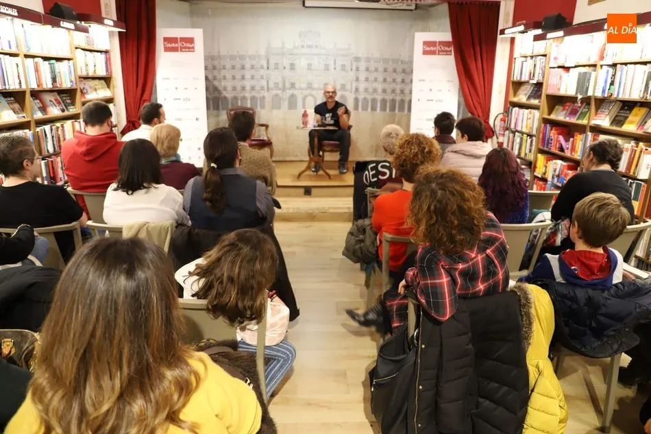 Foto 3 - C&eacute;sar P&eacute;rez Gellida presenta su libro &lsquo;Todo lo peor&rsquo;