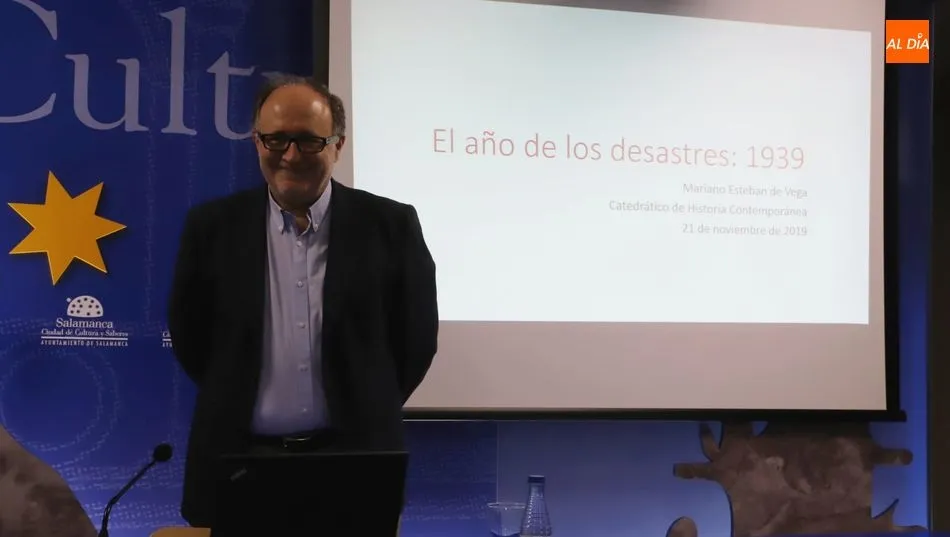 Foto 7 - Conferencia del catedr&aacute;tico Mariano Esteban sobre &lsquo;El a&ntilde;o de los desastres: 1939&rsquo;