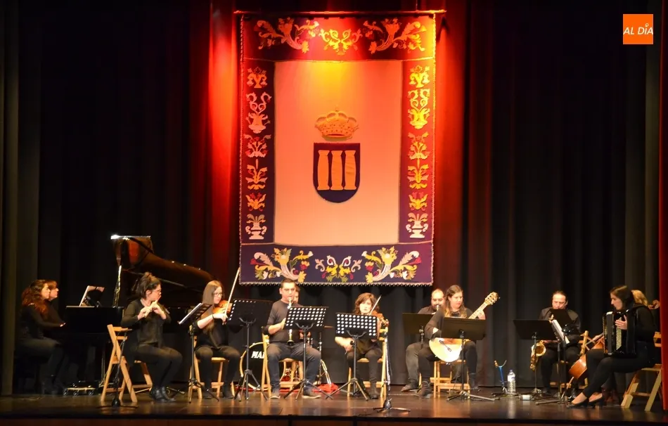 Foto 7 - Los profesores de la Escuela de M&uacute;sica dan arranque a los festejos por Santa Cecilia  