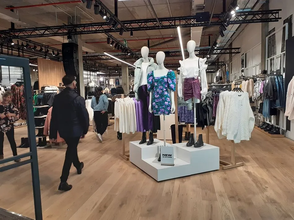 Foto 4 - La nueva tienda Bershka abre sus puertas en El Tormes