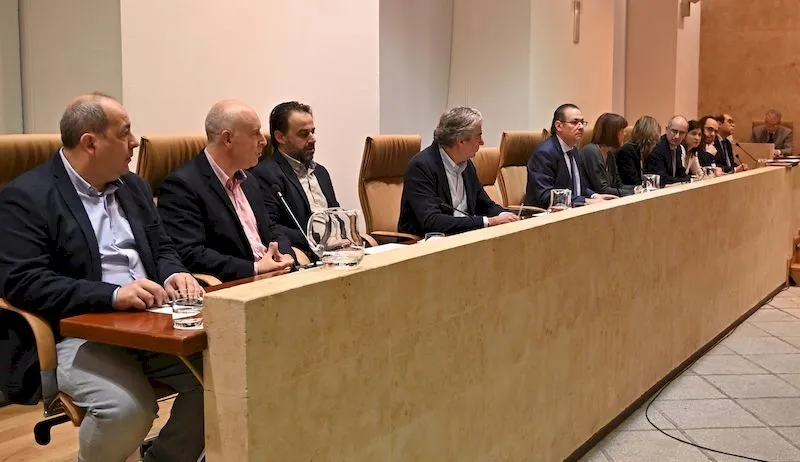 Concejales de Ciudadanos y del Partido Popular durante el pleno extraordinario