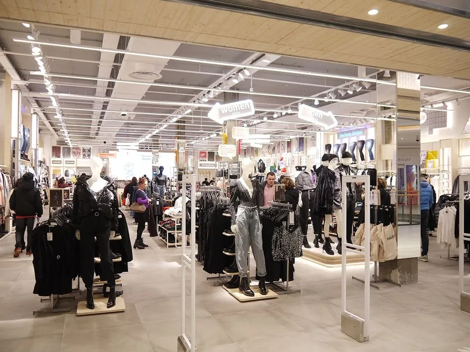 Foto 2 - Pull&Bear inaugura nueva tienda en el Centro Comercial El Tormes