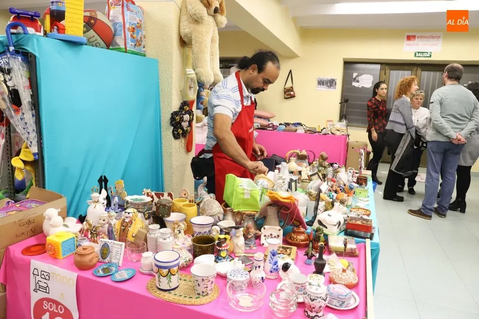 Foto 7 - El rastrillo solidario del Milagro recauda fondos para los refugiados sirios en L&iacute;bano