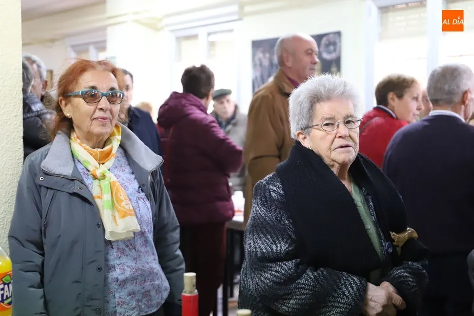 Foto 5 - Fiesta en la Asociaci&oacute;n de Mayores de Pizarrales por la clausura su Semana Sociocultural