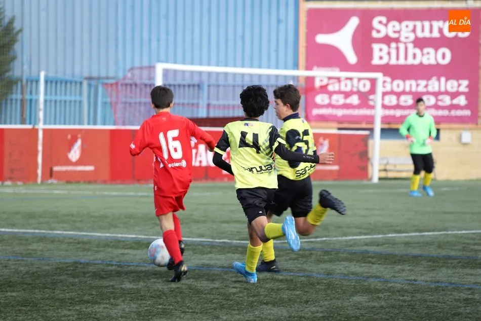 Foto 2 - Resultados, clasificaciones e im&aacute;genes del f&uacute;tbol base regional  