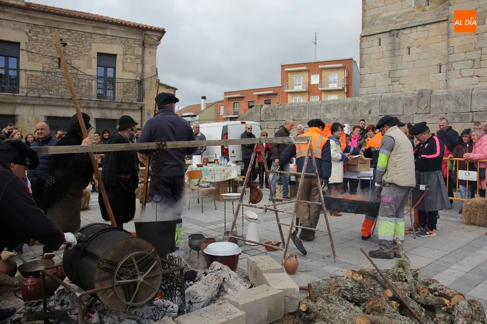 Foto 5 - Vitigudino vive con intensidad la Fiesta de la Matanza Tradicional  