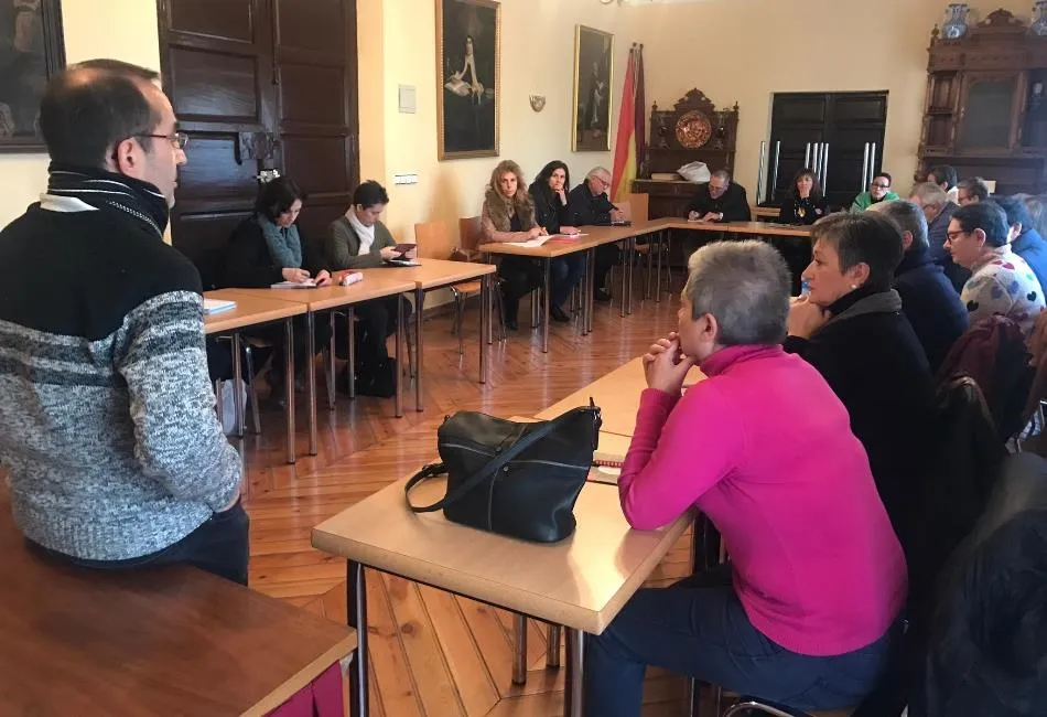 Foto 2 - Nace una Escuela para permitir a seglares realizar celebraciones dominicales en ausencia de...