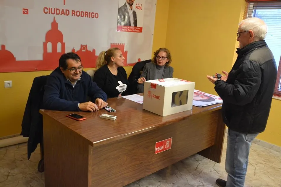 Foto 3 - El PSOE de Ciudad Rodrigo respalda por unanimidad el acuerdo de Gobierno con Unidas Podemos  