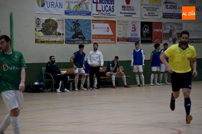 Foto 6 - El Piensos Dur&aacute;n Albense suma y sigue con otra goleada ante Ribeira (7-1)