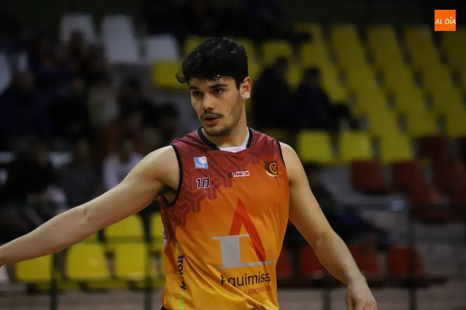 Foto 9 - El Aquimisa Carbajosa no se cansa de ganar ante el ULE Le&oacute;n en la pr&oacute;rroga (70-67)