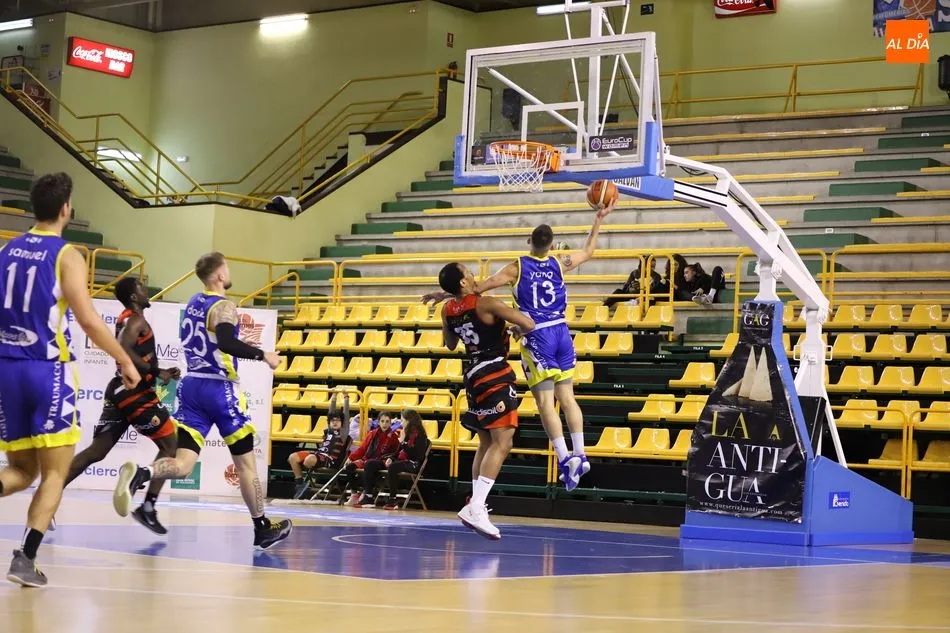 Foto 10 - El CB Tormes se desinfla en W&uuml;zburg ante el Culleredo (76-86)