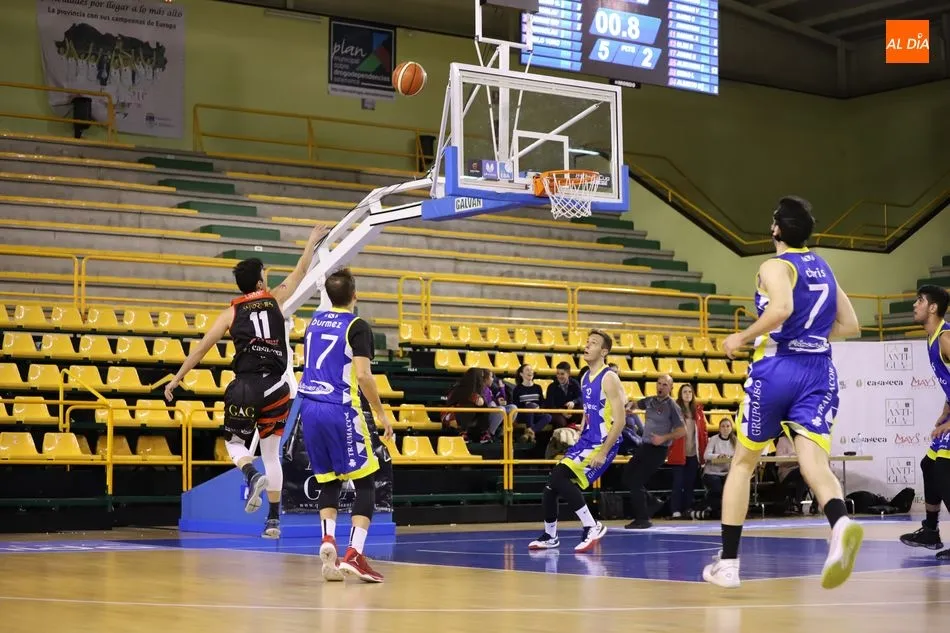 Foto 4 - El CB Tormes se desinfla en W&uuml;zburg ante el Culleredo (76-86)