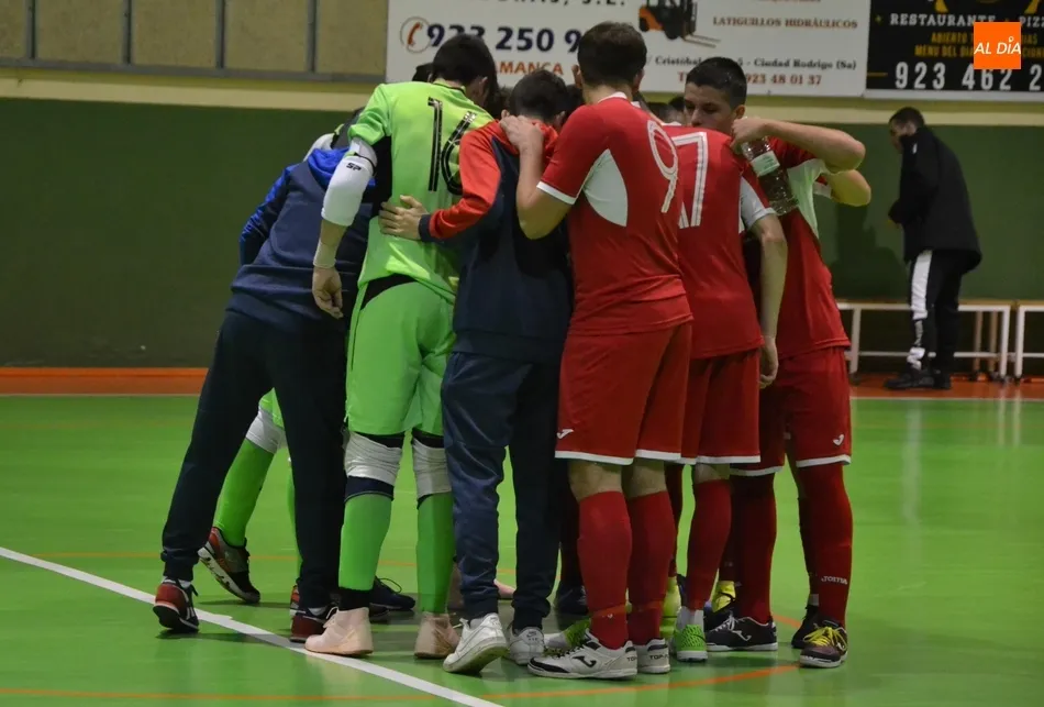 Foto 3 - El III Juvenil sale esta vez perdiendo de otro ag&oacute;nico final en medio de un ambientazo  