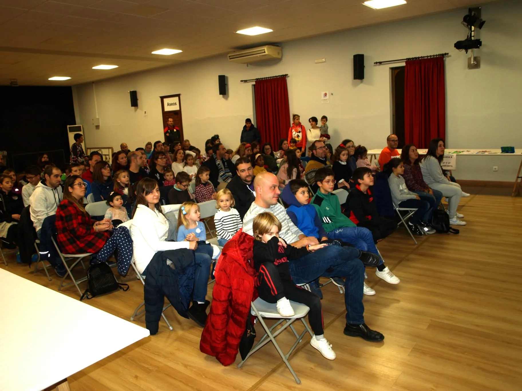 Foto 4 - Castellanos de Moriscos elige a los ganadores del Concurso de Tarjetas de Navidad
