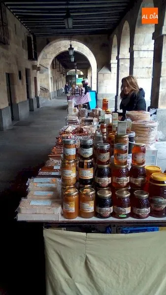 Foto 2 - Las turroneras de La Alberca en los soportales de San Antonio, una tradici&oacute;n que se repite cada...