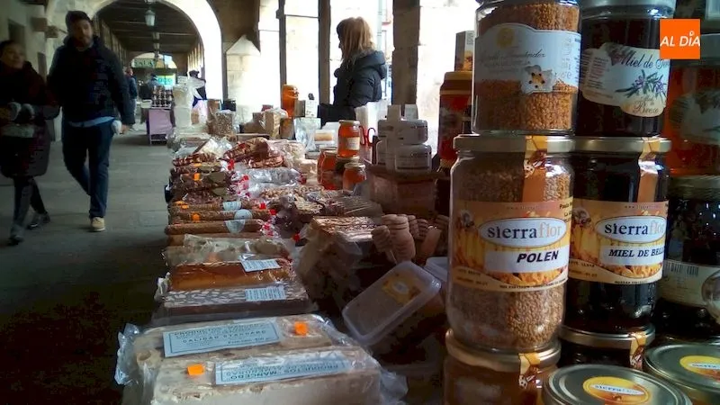 Foto 3 - Las turroneras de La Alberca en los soportales de San Antonio, una tradici&oacute;n que se repite cada...