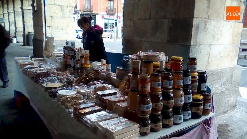Foto 5 - Las turroneras de La Alberca en los soportales de San Antonio, una tradici&oacute;n que se repite cada...