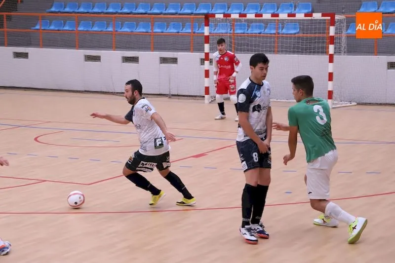 Acción del partido entre el Salamanca FS y el Racing Cuéllar / Lydia González