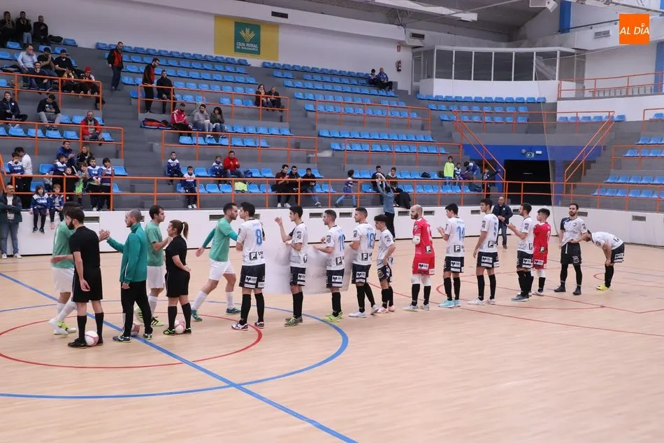Foto 2 - El Salamanca FS Unionistas se complica en la segunda mitad y acaba ganando con sufrimiento (8-6)