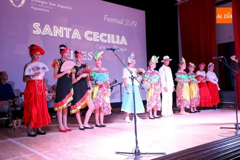 Actuación que ha tenido lugar en el Festival de la Canción Santa Cecilia / Lydia González