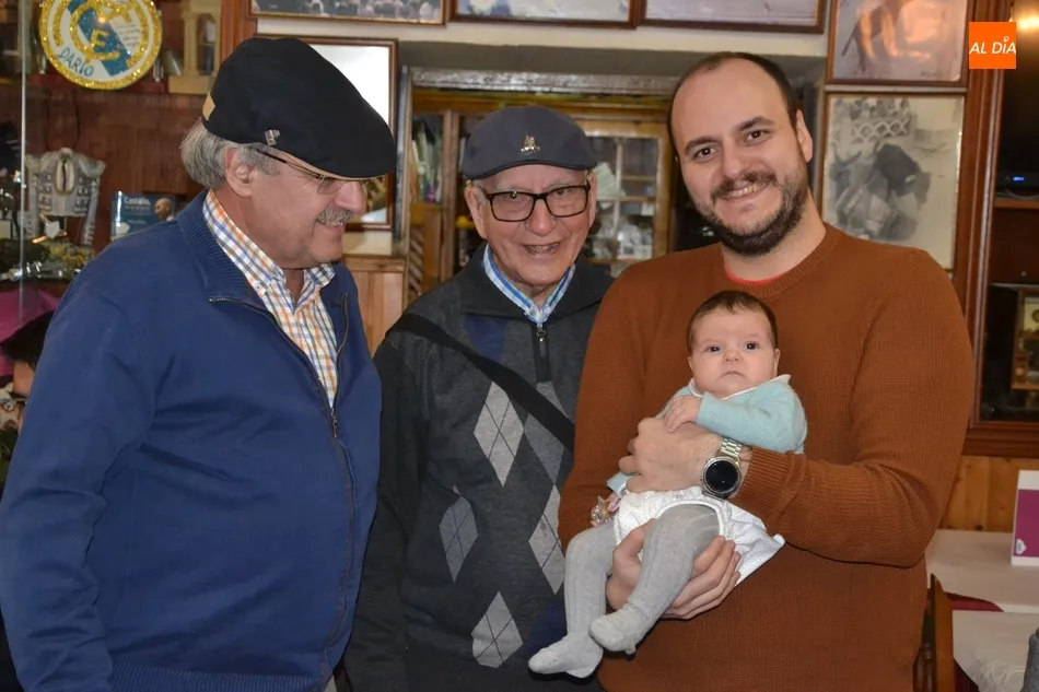 Las cuatro generaciones de la familia Manzano