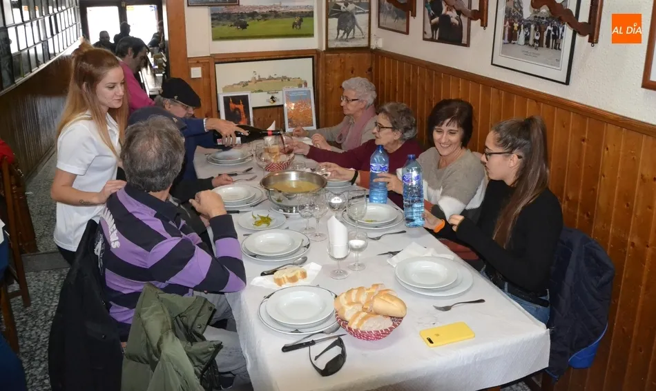 Foto 4 - Cuatro generaciones de la familia Manzano celebran un encuentro prenavide&ntilde;o  