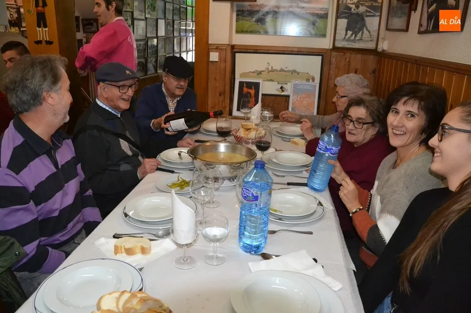 Foto 3 - Cuatro generaciones de la familia Manzano celebran un encuentro prenavide&ntilde;o  